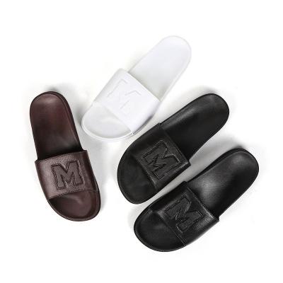 China Fashion Trend Men's Slipper New Style Men's Slipper Large Size Slipper Feet Non-Slip Adult Soft Soles for sale