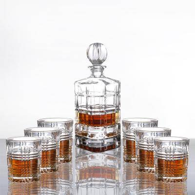 China 800ml Disposable Lead Free Crystal Wine Bottle and Glass Whiskey Decanter Set for sale