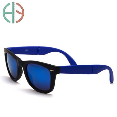 China Fashion sunglasses 2021 OLDEST stock foldable cheap plastic sunglasses ready stock for sale