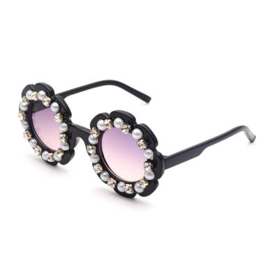 China Fashion sunglasses 2021 NEW FASHION BABY flower BABY COLOR HEART DIAMONDS STARS CUTE CHILDREN GIRLS PLASTIC sunglasses for sale