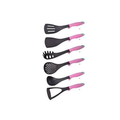 China Pink Handle Shovel Pocket Spaghetti Potato Potato Masher Kitchen Utensil Non-Stick Stocked Nylon Set for sale