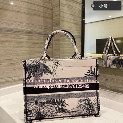 China Famous Brands Beach Casual Women Bag Quilted Tote Handbag Famous Brands Designer Handbags 35*15*30 for sale