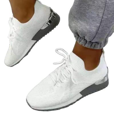 China Fashion Trend Summer Mesh Flat Bottom Wide Size Running Shoes Sneaker Breathable Casual Shoes For Ladies for sale