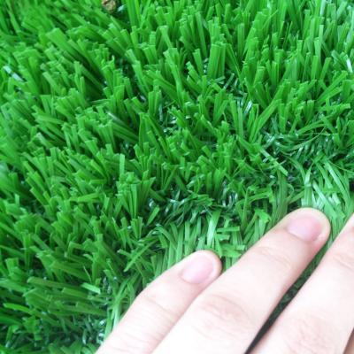 China Garden 40mm Football Carpet Grass 40mm Football Grass Lawn Eco-friendly Artificial Soft Soft Artificial Turf Grass for sale