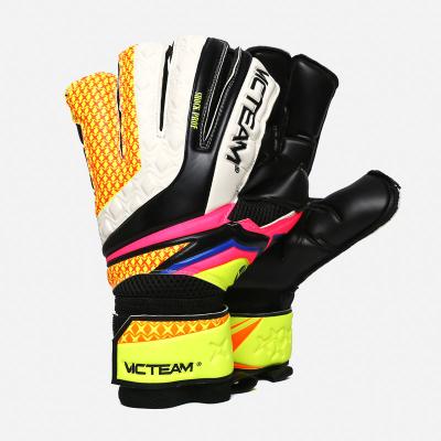 China Good Quality Breathable Spike Grip Pakistan Latex Foam German Soccer Football Training Goalkeeper Gloves for sale