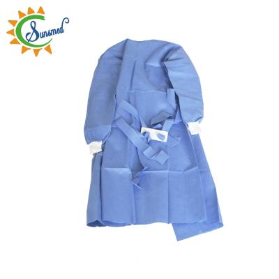 Chine Hospital Gowns Standard Nonwoven Sterile Disposable Surgical Gown Nonwoven Disposable Medical Gown à vendre