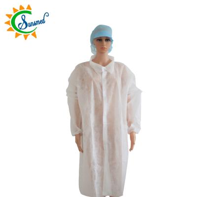 China Economic Disposable Non-woven Disposable Lab Gown Coat Visitor White Lab Coat With High Quality Te koop