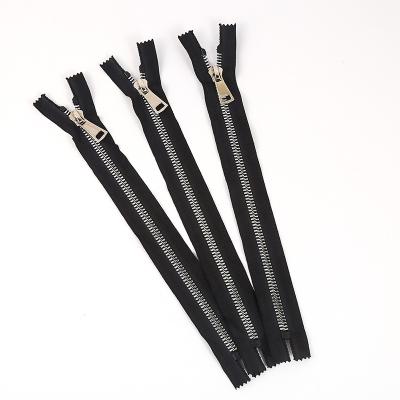 China Auto Lock #10 Corn Teeth Black Cheap Price Resin Zipper With Square Sequin Slider for sale