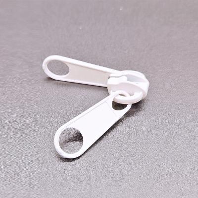 China Others Hot Selling 3# 5# 8# 10# Non Lock Puller Double Long Zipper Head for sale