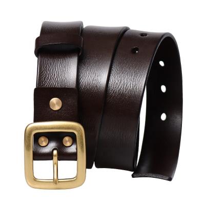 China Custom Genuine Vintage Leather Belt Mens Whip Leather Belt Designer Brass Buckle Belt for sale