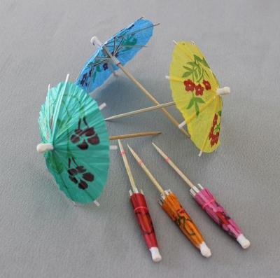 China Disposable Cocktail Umbrella Originality Colored Cocktail Garnish With A Small Umbrella Stick for sale