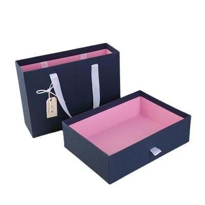 China Recycled Materials Personalized Printing Custom Logo 1200g Cardboard Gift Box for sale