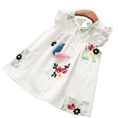 China Yiwu New Arrival Breathable Babies Dress Summer Pattern O-neck Little Girls Toddler Girls 100% Cotton Smocked White Floral Dress for sale