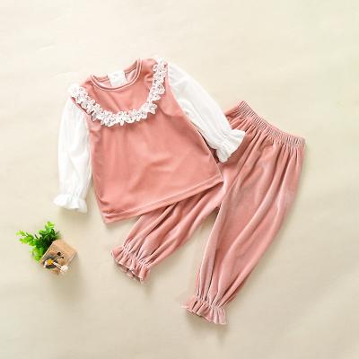 China Autumn Winter Velor Newborn Soft Lace 2pcs Long Sleeve O-Neck Tops Ready Made Windproof Pink Velvet Baby Suit And Pants Sets for sale