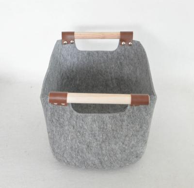 China Sustainable Portable Felt Storage Basket With Handles for sale