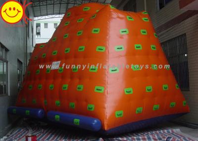 China Parque inflable gigantesco amarillo del agua/juego flotante inflable del agua del iceberg que sube en venta