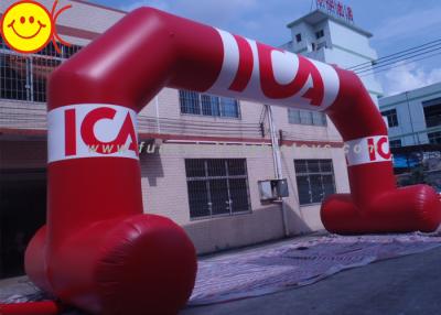 China Arco inflável vermelho gigante fundido ar do PVC com as seis grandes bandeiras removíveis à venda