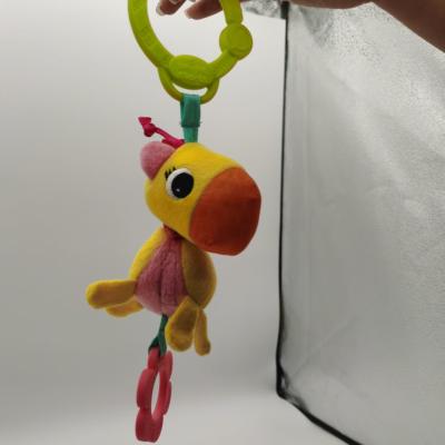 China Baby Product Super Soft Plush Stuffed Hanging Giraffe Rattle Animal Toys For Kid for sale