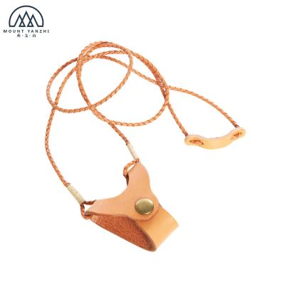 China Anti-theft Modern Handmade Vegetable Tanned Leather Monocle Case With Lanyard For Girls for sale