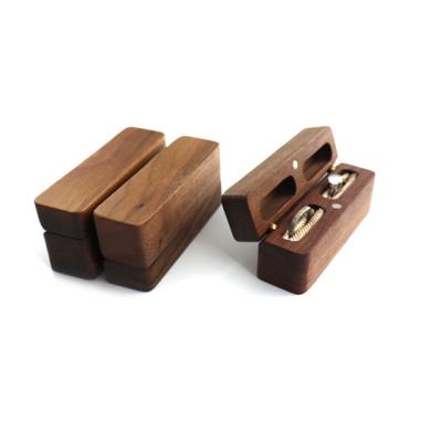 China Wooden Heart Shaped Solid Wood Jewelry Ring Box For Wedding Classic Elegant Luxury Walnut Vintage Wedding Proposal Gift for sale