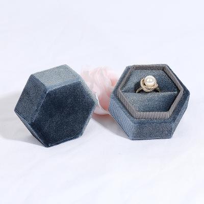 China Classic Elegant Vintage Luxury Double Ring Jewelry Box Anniversary Wedding Gift Necklace for sale