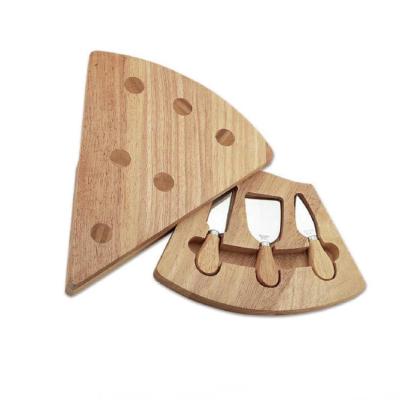 China Sustainable Pizza Shape Rubber Wooden Cheese Knife And Board Set Stainless Steel Cheese Knives In Box for sale