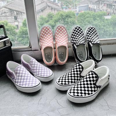 China New Model WD002 High Quality Ladies Anti-slip Checkered Slip On Canvas Shoes for sale