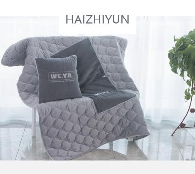 China PORTABLE Blanket That Folds Into Pillow Quilted Throw Blanket Foldable Blanket Pillow for sale