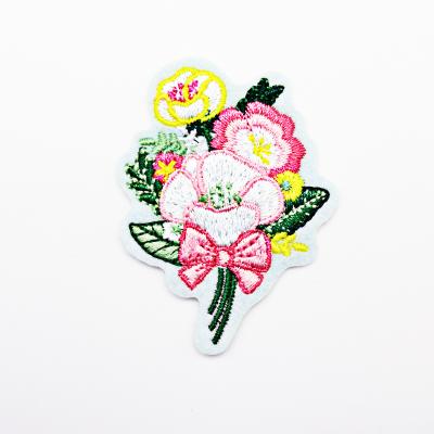 China Sustainable Personalization Iron On Custom Apparel Floral Embroidery Patch Beaded Patch for sale