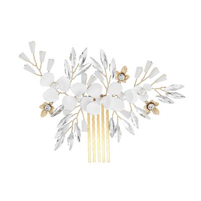 China Small Pearl Hair Comb Hair Accessories Pin Luxury White Floral Bridal Hair Comb Elegant Handmade Delicate Floral Pieces From China for sale