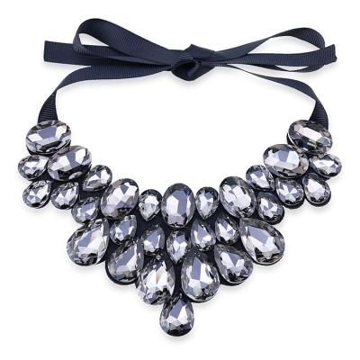 China FASHIONABLE Women's Hot Handmade Diamond Ribbon Crystal Bib Collar Fashion Crystal Neckline Necklace Creative Amazon Style Choker Necklace for sale