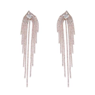 China 2021 TRENDY Dangling Earrings Fashion Claw Tassel Accessories Chain Women Earrings Long Fringed Style Bohemian Earrings for sale