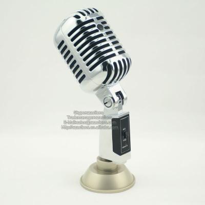 China Vintage Handheld Microphone Silver Shell Retro Microphone For Network Karaoke for sale