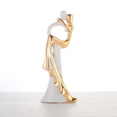 China Minimalist Superior quality luxurious dancing lovers desktop accessories home art decoration for sale