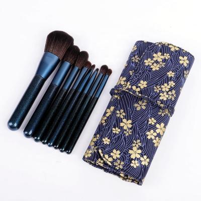 China Smudge Brush Fashion 8PCS Makeup Set Brush With Flower Cloth Bag for sale