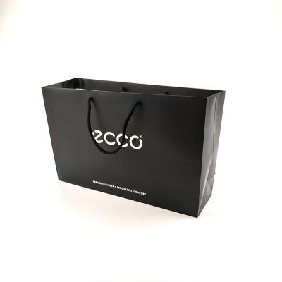 China Elegent recyclable designed gift bag with accessaries affixed to the bag for sale