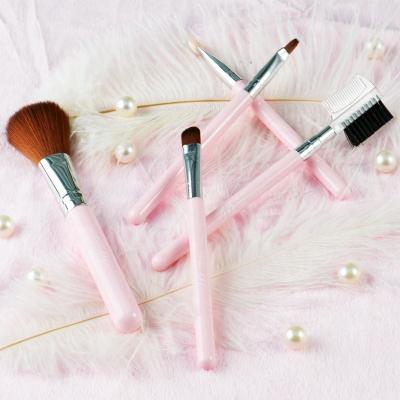 China Cruelty Free Makeup Brushes Durable High Quality Vegan In Pink Base Makeup Running Brush Free Shipping for sale