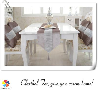 China Durable Chenille Velvet Fabric Diamond Silver Table Runner With Tassels for sale