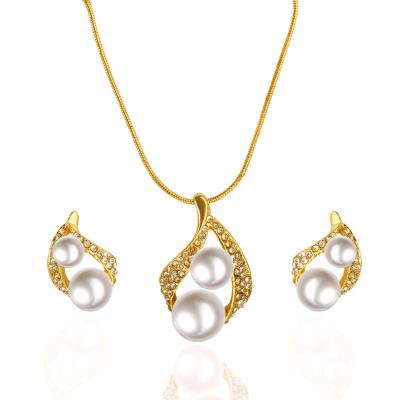 China Two-piece fashion pearl diamond drop hot-selling simple bridal set of 2021 vintage MIA Ins Popular earrings and necklaces for sale