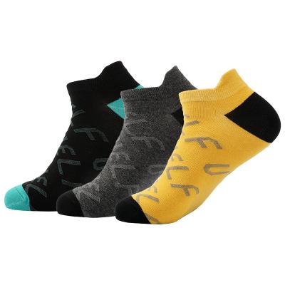 China Fashionable Original Custom Made Cotton Socks Sporty Men's Socks Factory Direct Sales for sale