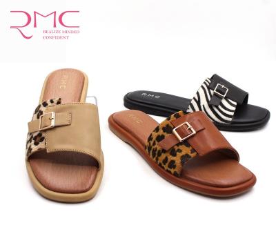 China Flat 2020 Wholesale Casual Summer Women Leopard Print Flat Sandals Slippers for sale