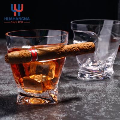 China New Clear Glass Tumbler Whiskey Cigar Glasses With Side Mounted Holder Wholesale Old-fashioned Classic/Postmodern Cigar For Wedding Party for sale