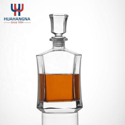 China New Classic/Postmodern Hot Sale Bottom Square Lead Free Custom Whiskey Decanter 770ml Amazon Printed Old Fashioned Thicken Logo For Home Bar Hotel for sale