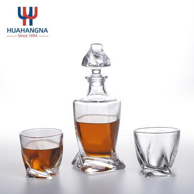 China New Classic / Postmodern in Stock Irish Cut Clear Square Whiskey Decanter Set with 2 Old Fashioned Whiskey Glasses for Scotch Bourbon Liquor or Wine for sale