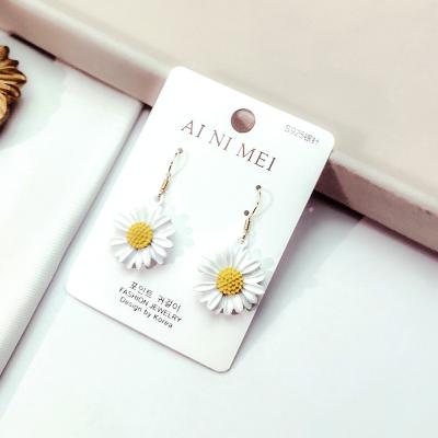 China Hot Fashion TRENDY Daisy Drop Earrings For Girl Amazon Selling 925 Silver Flower Earrings for sale