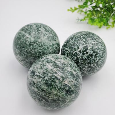 China Europe whosale high quality green point stone healing crystal balls reiki quartz sphere for home decoration feng shui for sale