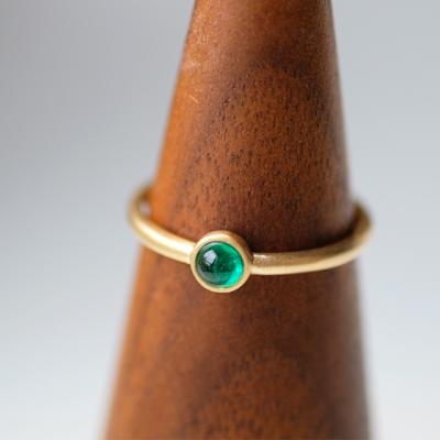 China Emerald Engagement Rings Simple Style Custom Made TRENDY in 14K 18K 24K Yellow Gold for sale