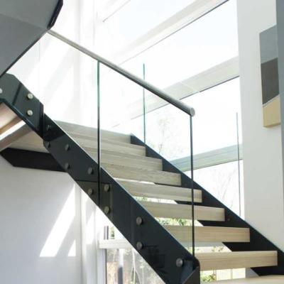 China Space Saving Modern Steel Stairs Design Carbon Steel Beam Balustrade Single Glass Staircase for sale