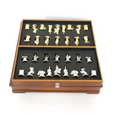 China Factory Supply Modern Wooden Chess Board High Quality Roman Zinc Alloy Chess Pieces for sale