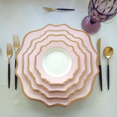 China 13 Inch Luxury Wholesale Party Pink Gold Porcelain Charger Dish 13 Inch Charger Dish With 24k Gold Rim for sale